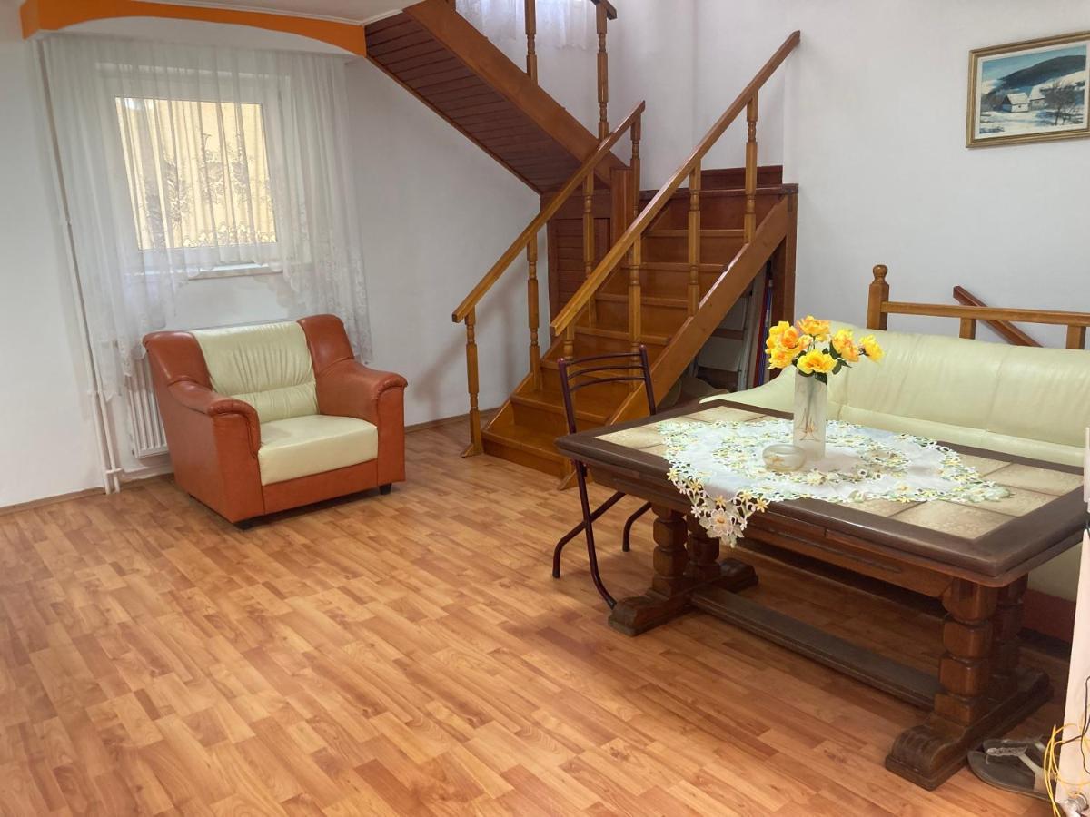 Ultracentral Apartment Near Moscovitz Palace Oradea Exteriér fotografie