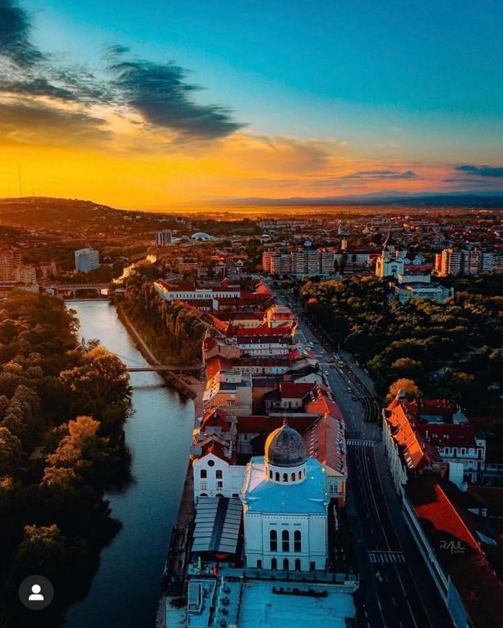 Ultracentral Apartment Near Moscovitz Palace Oradea Exteriér fotografie